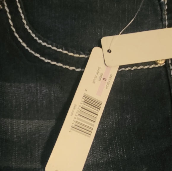 BNWT Bundle of 4 Women's Capris/Shorts - Sizes 6/8 - Picture 5 of 16